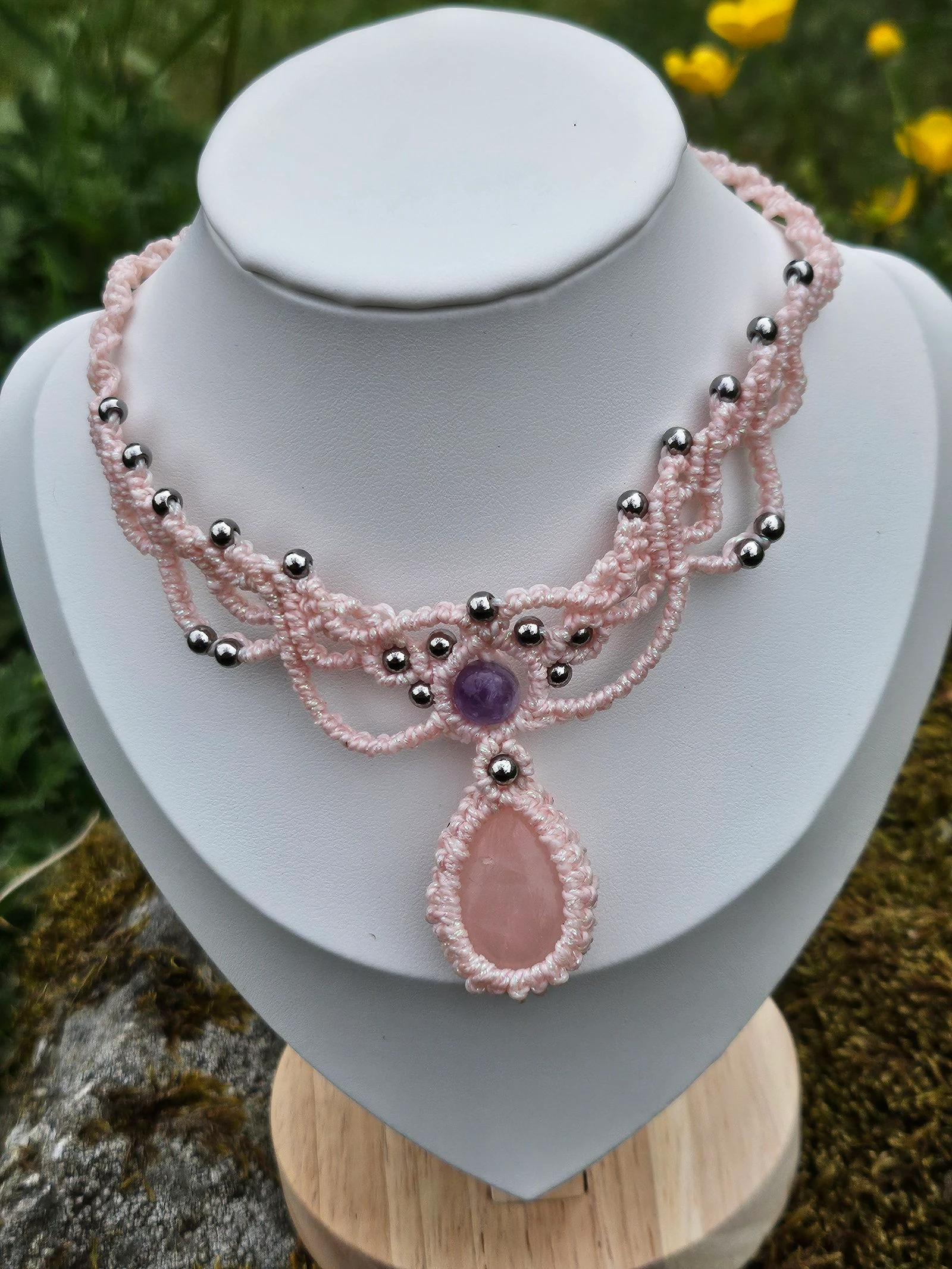 Collier en micro macramé 